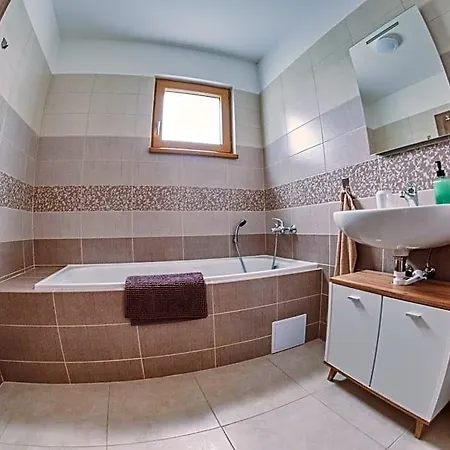 Orman Evi Pod Jasanem
